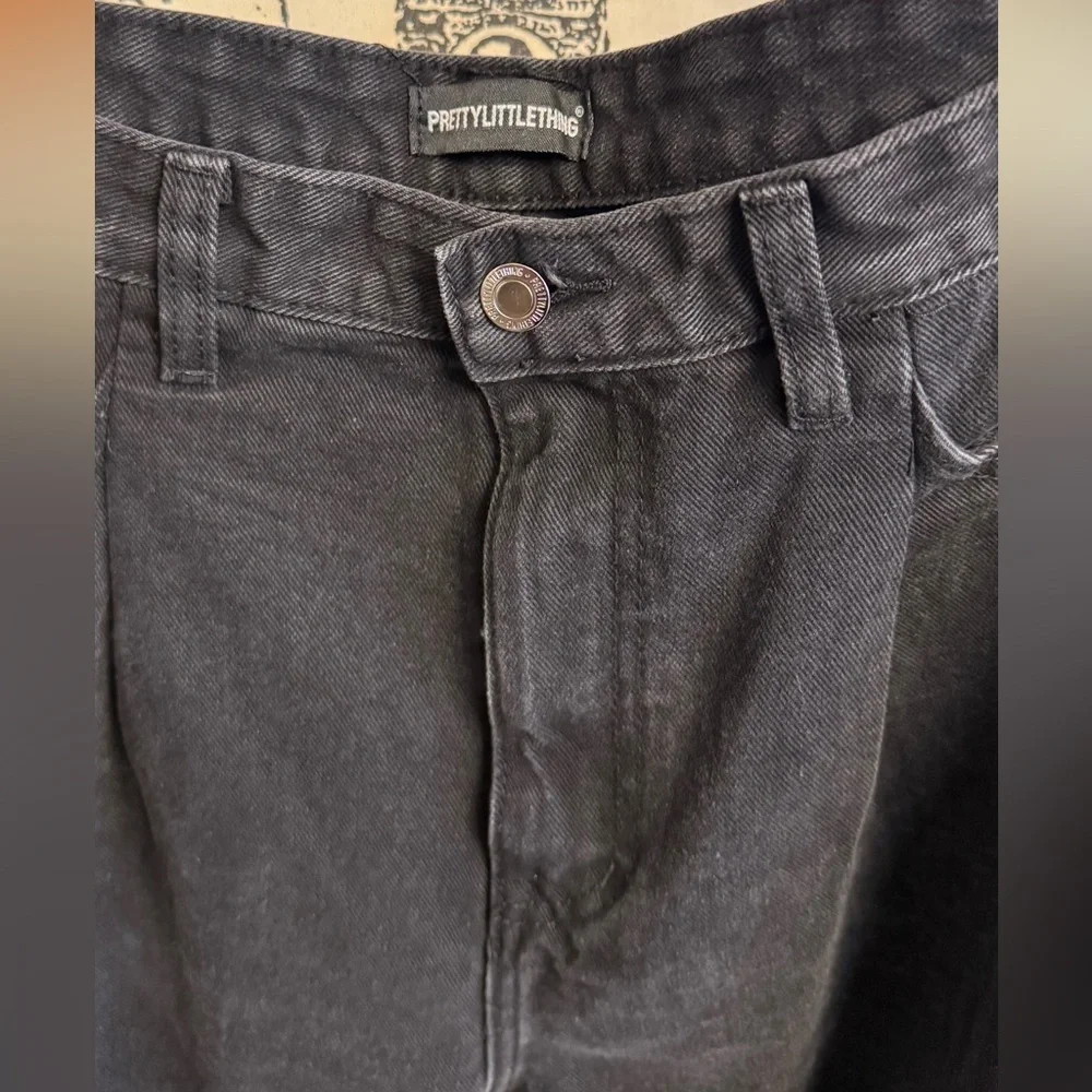 PrettyLittleThing Charcoal Denim Pants - Picture 3 of 10